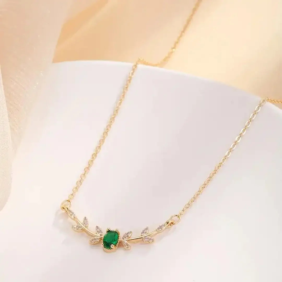 Maëlia™ | Pièce Pendentif Feuille Marquise Émeraude Classique Élégance Intemporelle