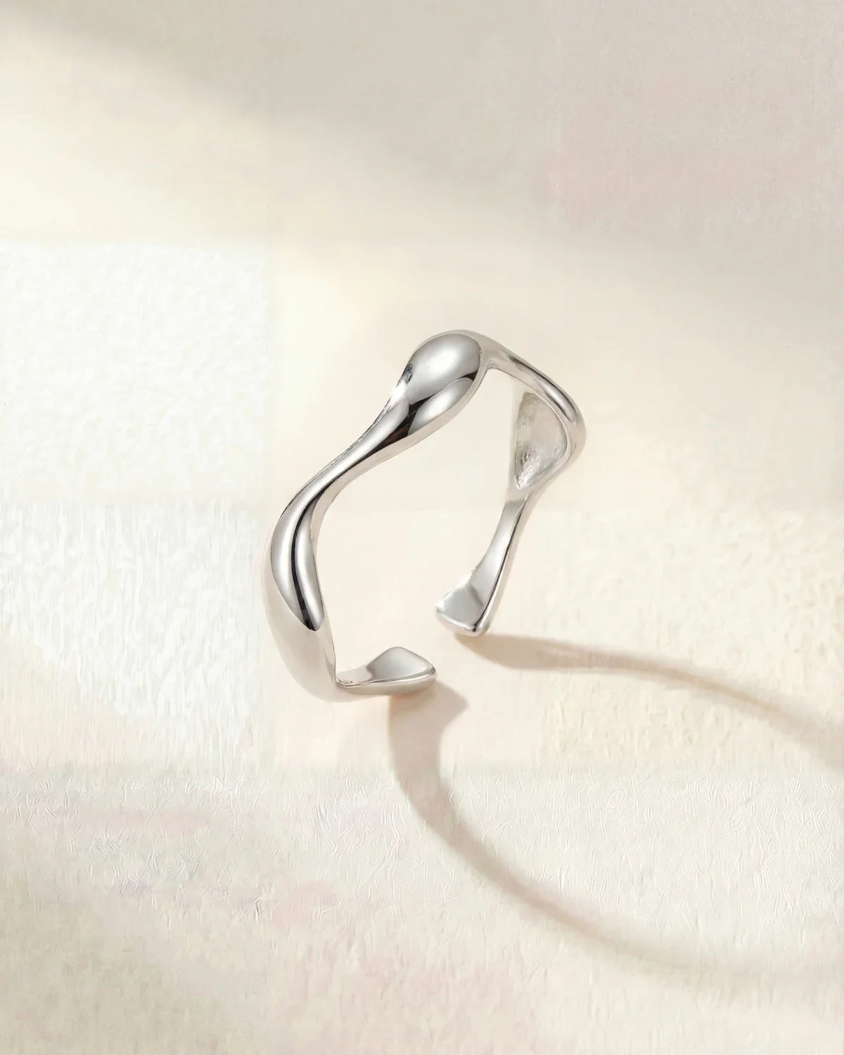 Armella™ | Bague ondulée élégante et moderne