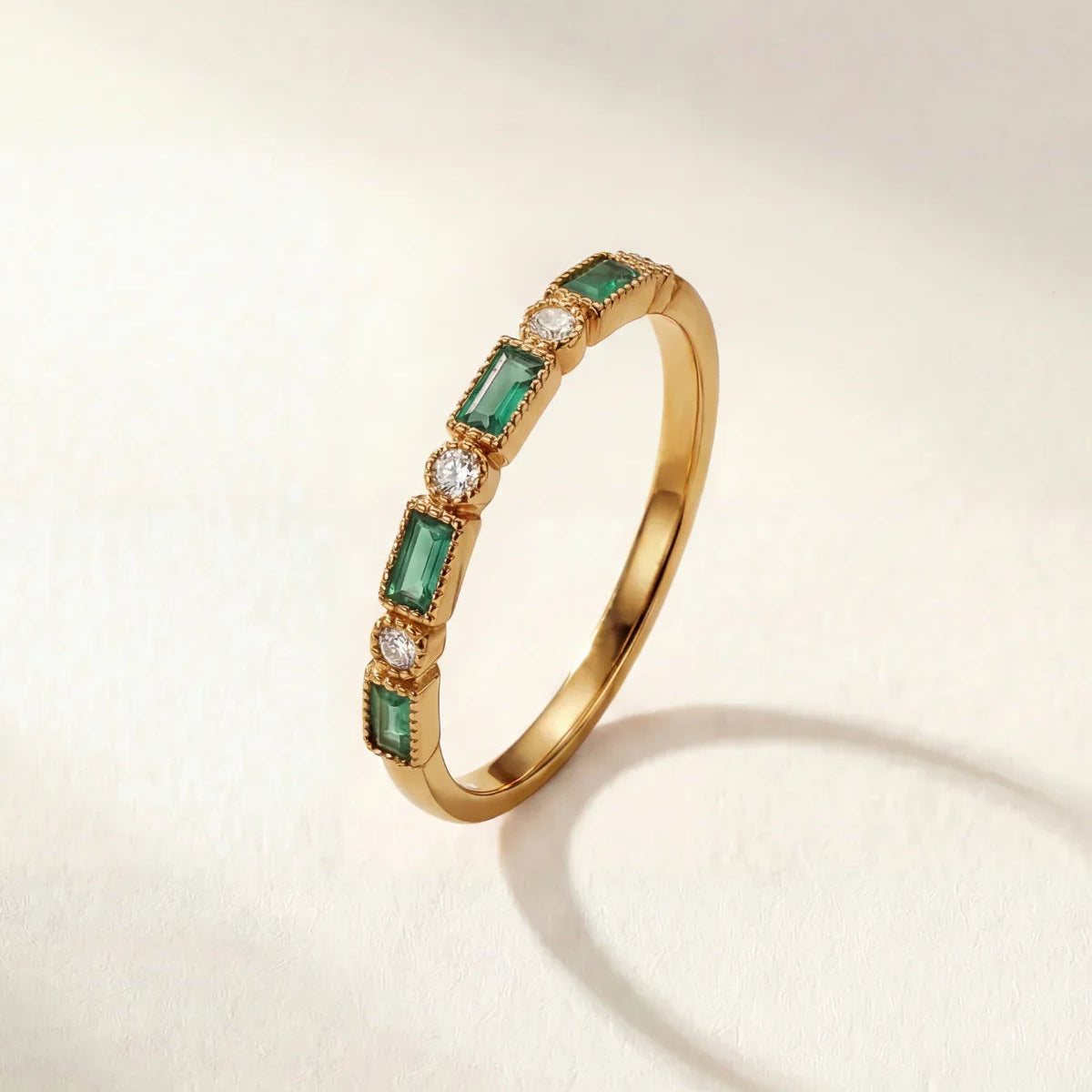 Pascalia™ | Bague élégante avec pierres vertes