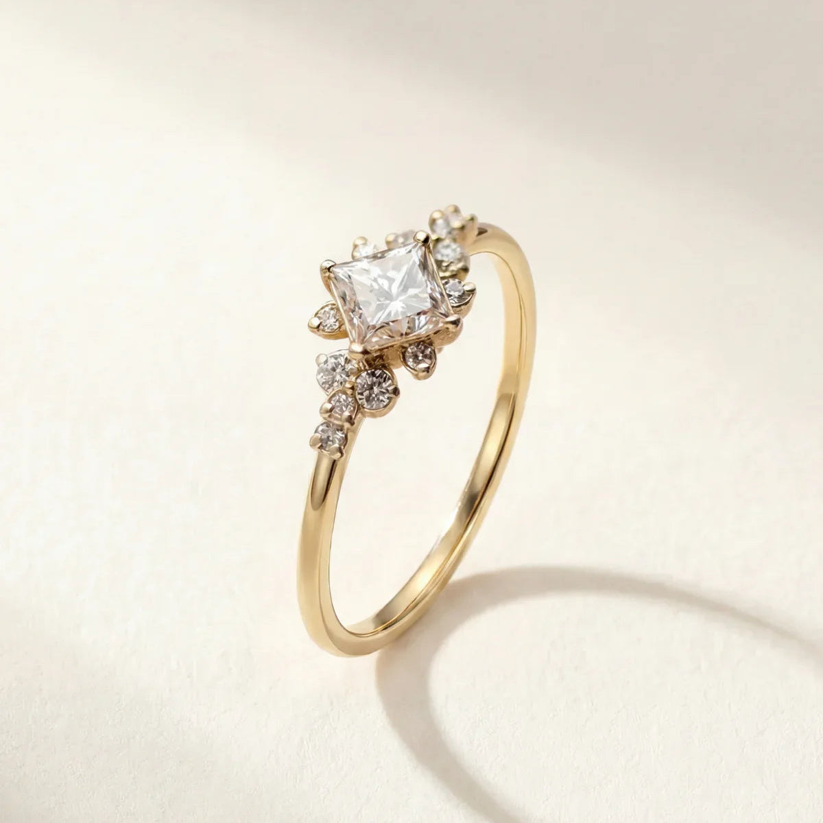 Raymondia™ | Bague sertie d'une pierre éblouissante