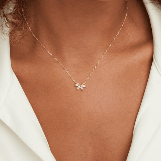 Lucia™ | Collier en Cristal Étincelant Pendentif Feuille