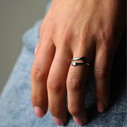 Océania™ | Bague étreinte élégante et moderne