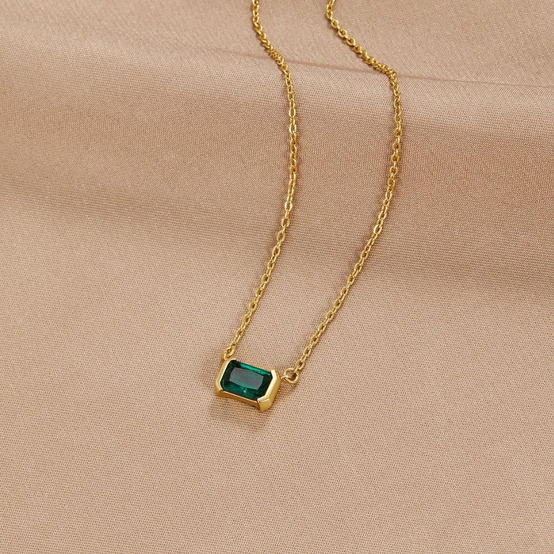 Émeraudia™ | Collier doré en Verte Élégance florale