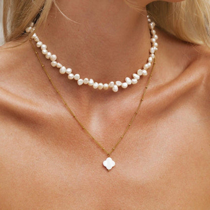 Isalina™ | Collier Pendentif Carreaux d'Été Éclat estival et élégance rayonnante