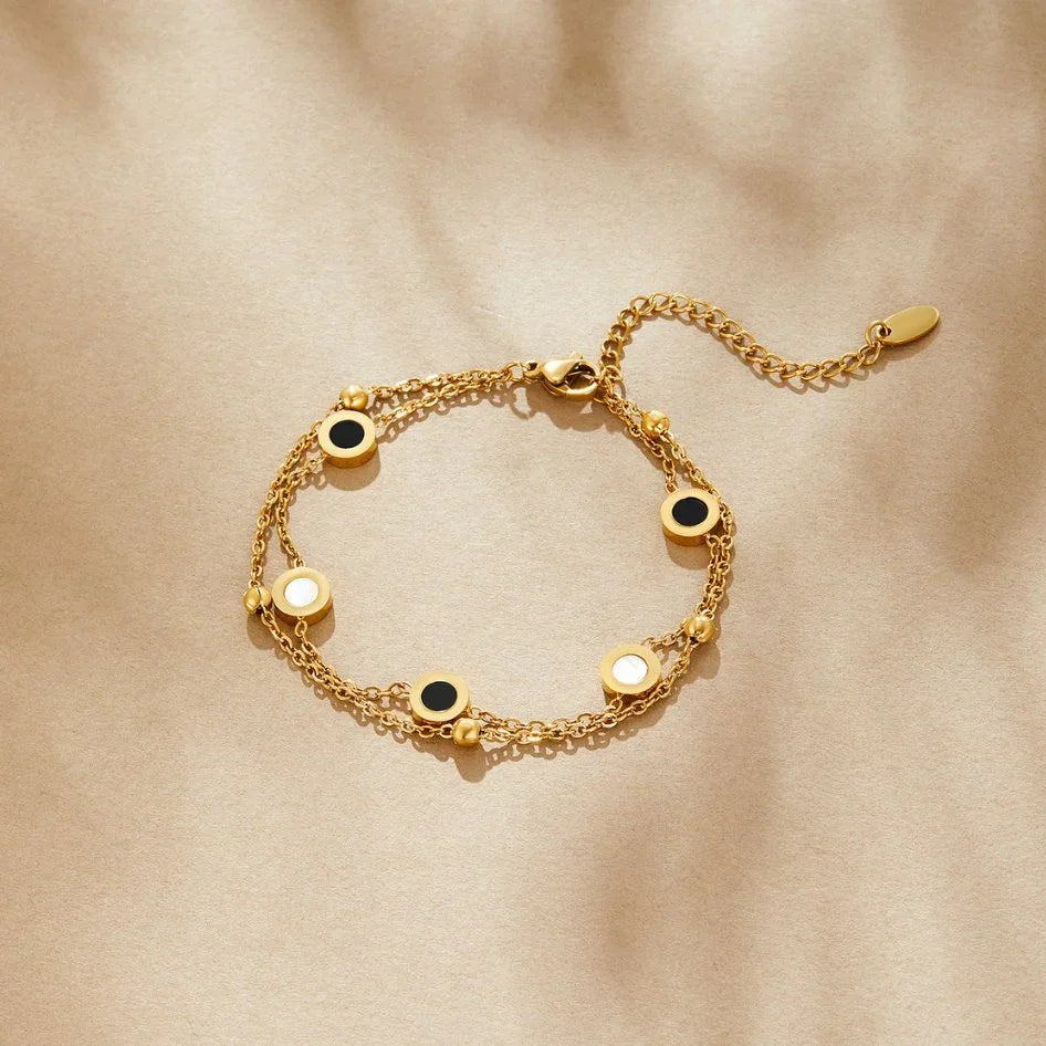 Victoiria™ | Bracelet en Onyx et Pierre Blanche Élégance Contrastée et Raffinement