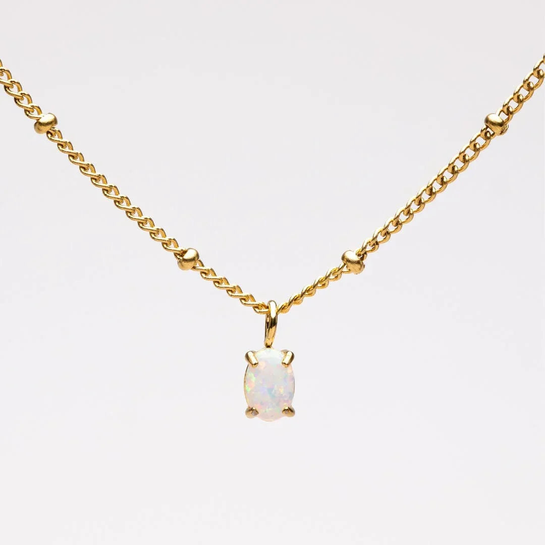 Alizée™ | Collier en perles dorées avec pendentif en opale bijou élégant et lumineux