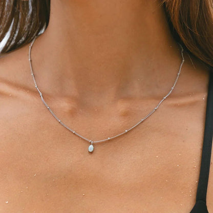 Alizée™ | Collier en perles dorées avec pendentif en opale bijou élégant et lumineux