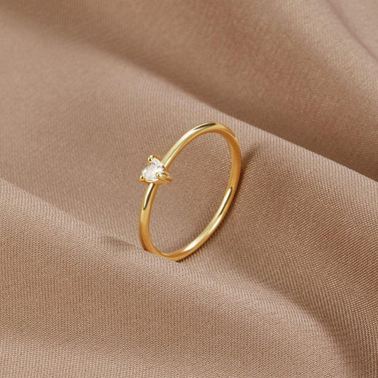 Leonya™ | Bague en or minimaliste, finition lisse et raffinée