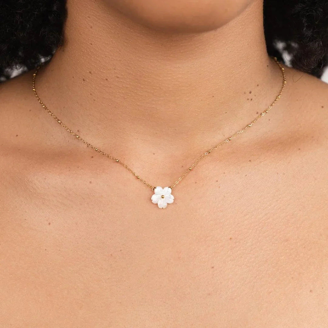 Lauria™ | Collier Pendentif Fleur Élégance Florale