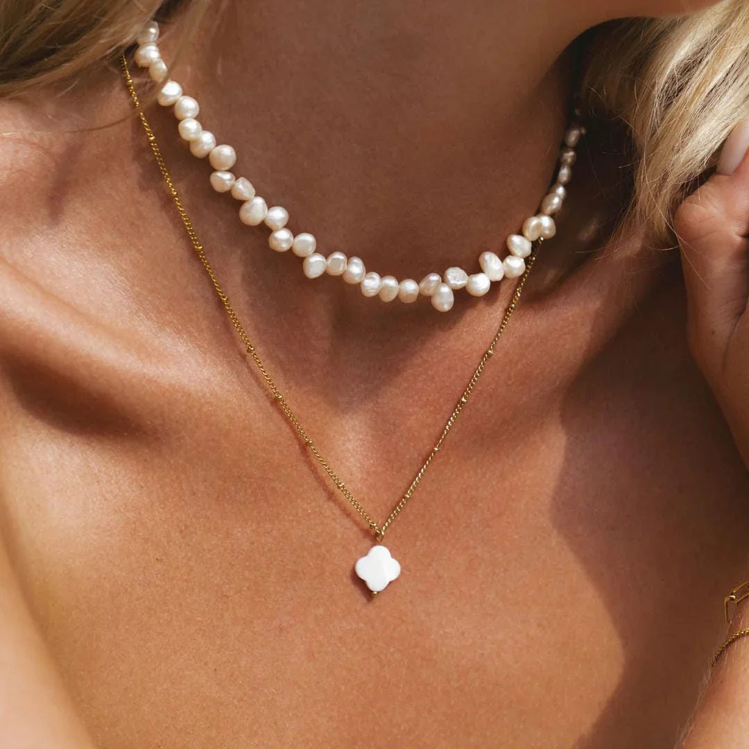 Isalina™ | Collier Pendentif Carreaux d'Été Éclat estival et élégance rayonnante